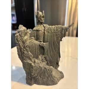 Lord of The Rings "The Argonath" Figurine, Exclusive DVD Collectible, 5.75" Tall